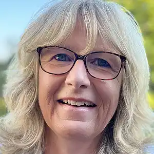 bild zufriedene kundin manuela, testimonial